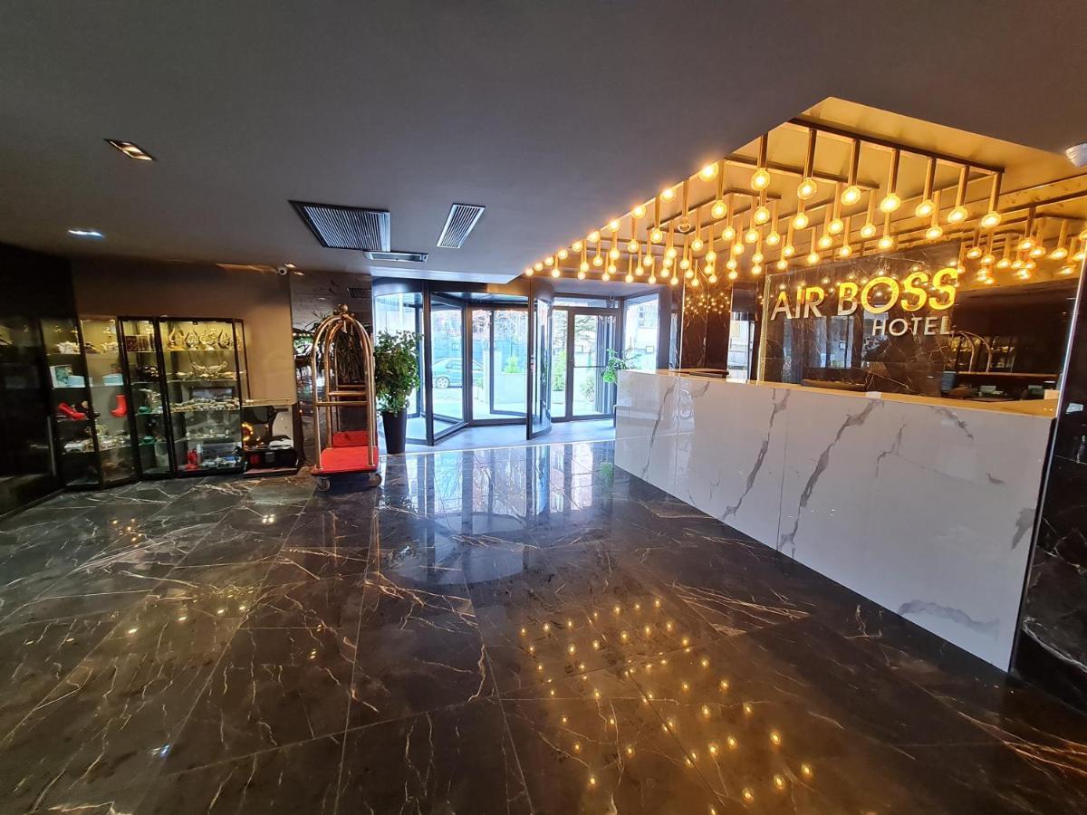 Отель Air Boss Airport And Fair 4*